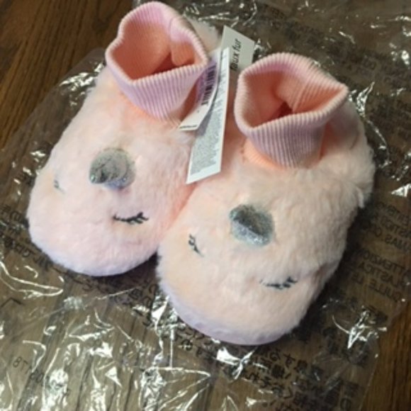 Baby Gap Unicorn Slippers NWT  Size S (5-6)*HOST PICK* - Picture 1 of 4